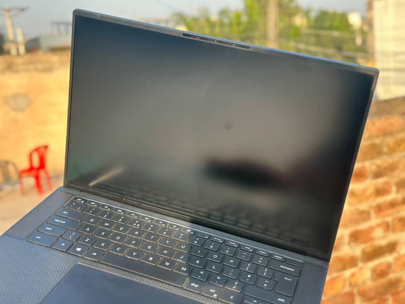 Dell precision 5560 2