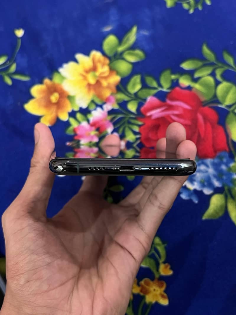 Apple iPhone 11 Pro Max 3