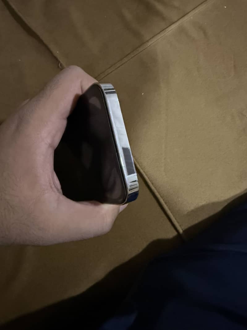 Apple iPhone 14 Pro 3