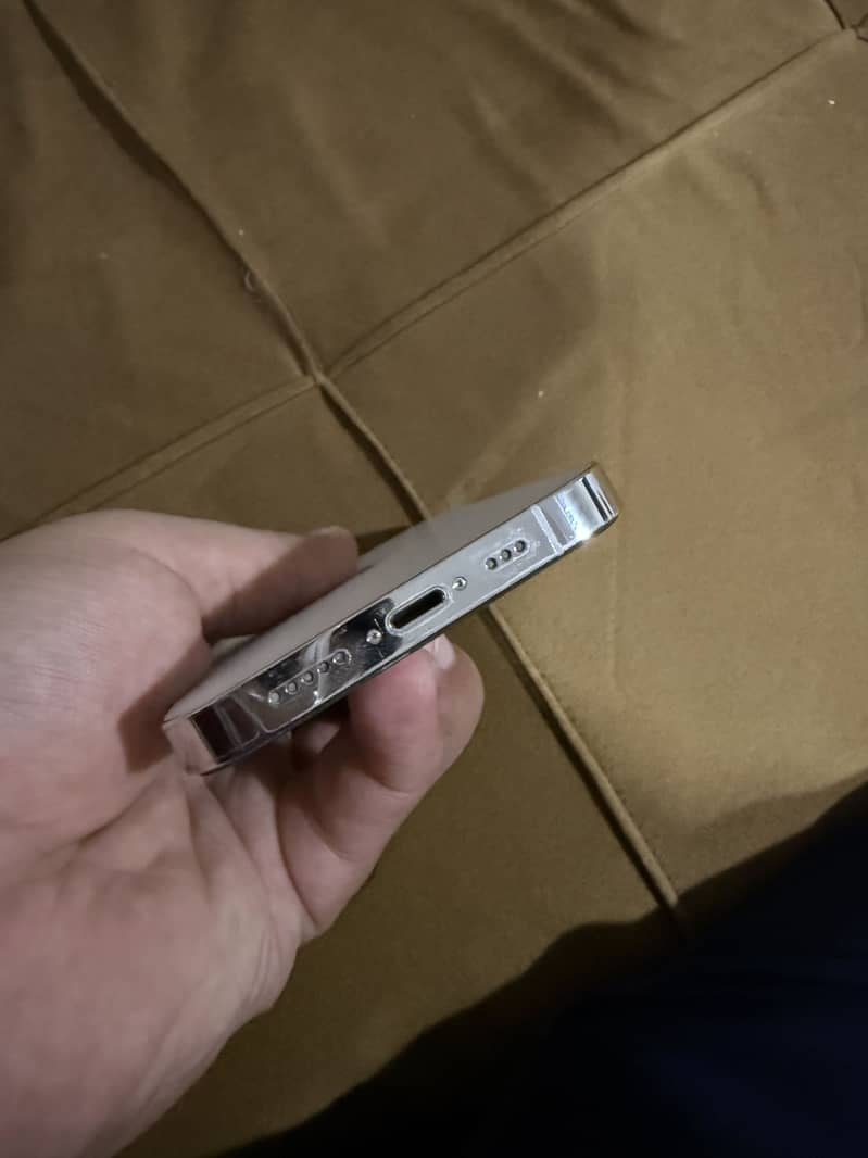 Apple iPhone 14 Pro 4