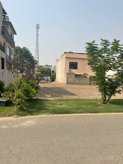 A Well Designed Prime Location Residential Plot Is Up For Sale In An Ideal Location In Lahore