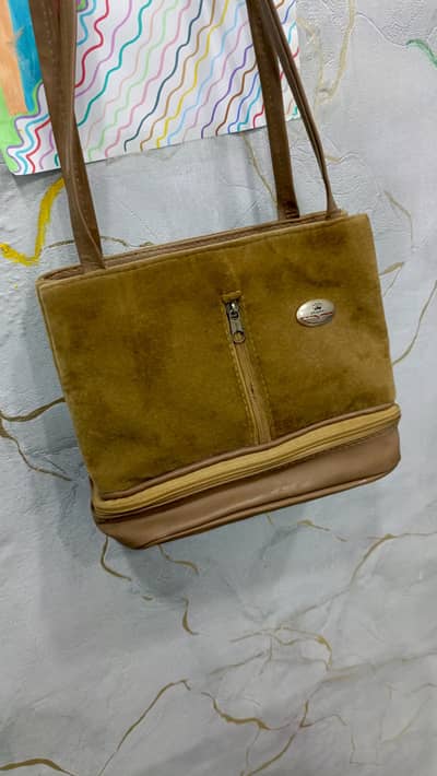 Women's Vintage Mustard Suede Shoulder Bag (Condition 8.5/10)