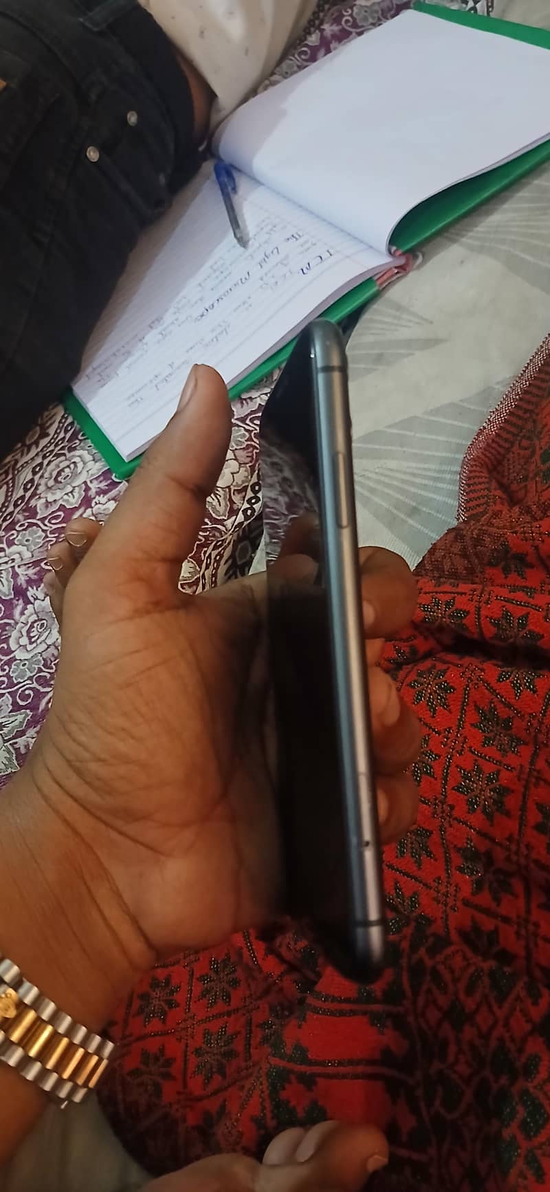Apple iPhone 11 4