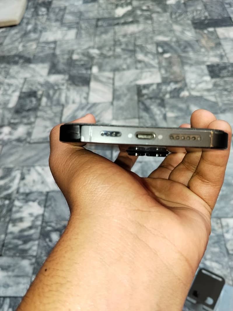 Apple iPhone 14 Pro Max 1