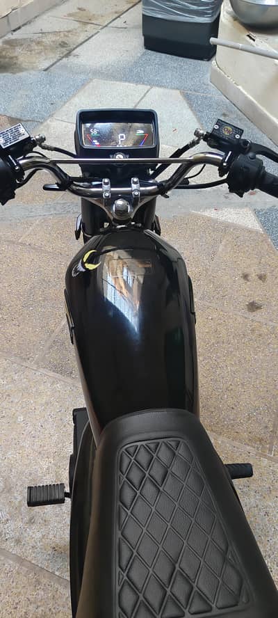 united bullet electric 40 ampair 72 volt new model one month use