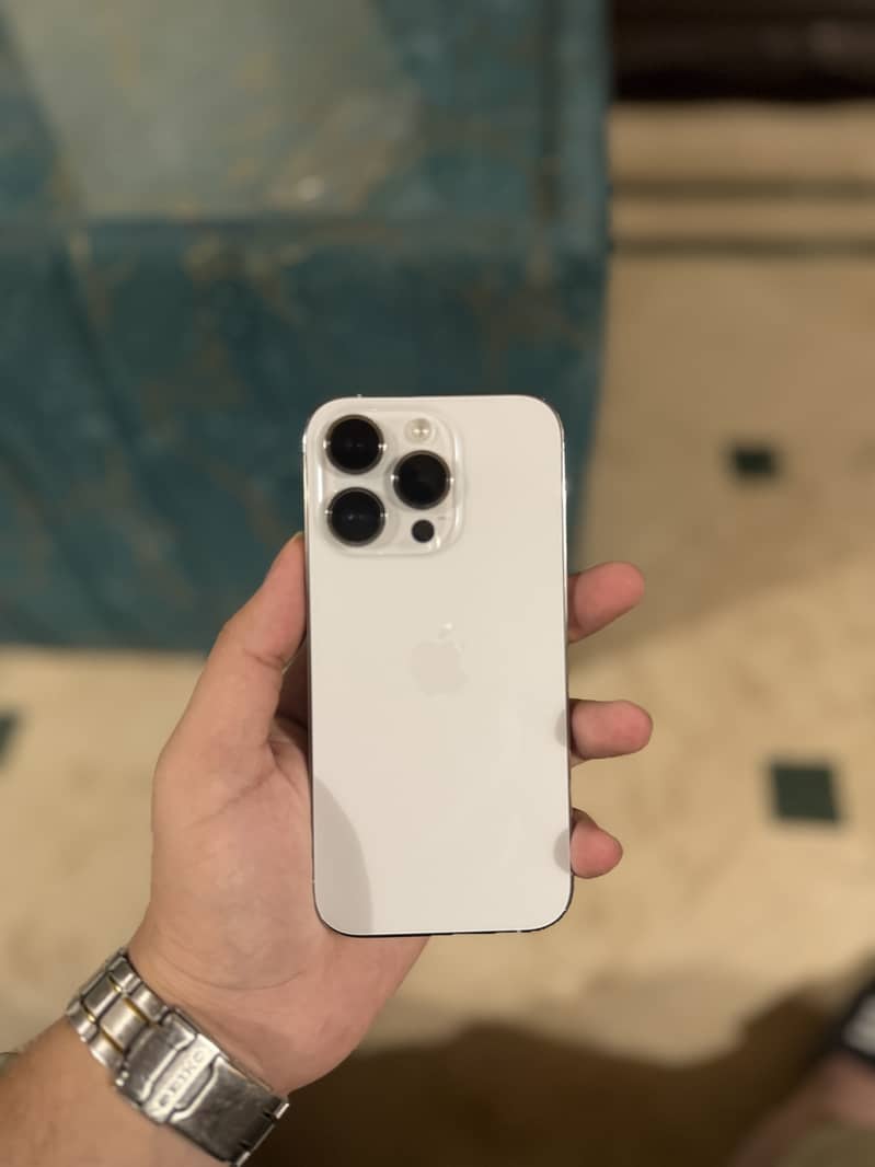 Apple iPhone 14 Pro 2