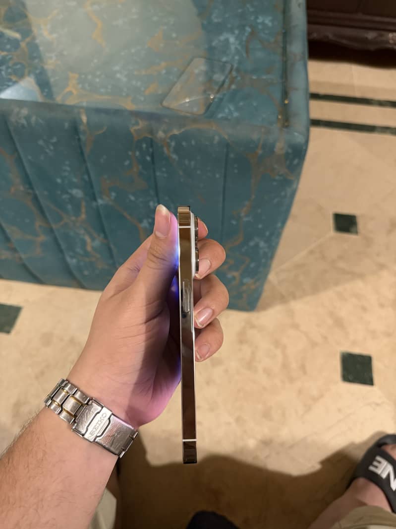 Apple iPhone 14 Pro 4