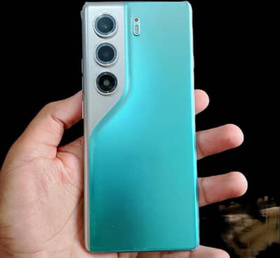 Tecno CAMON 40 Pro 8+8gb raam 256gb