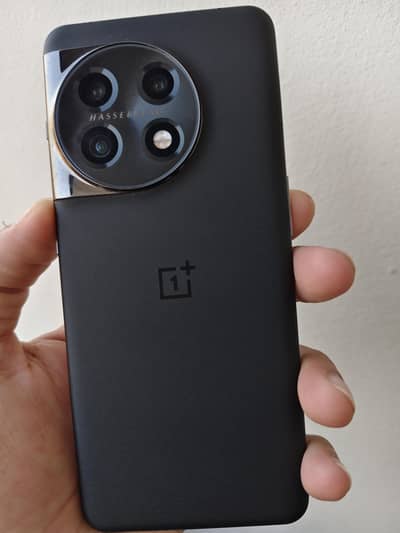 One Plus 11 5g 12/256 official PTA