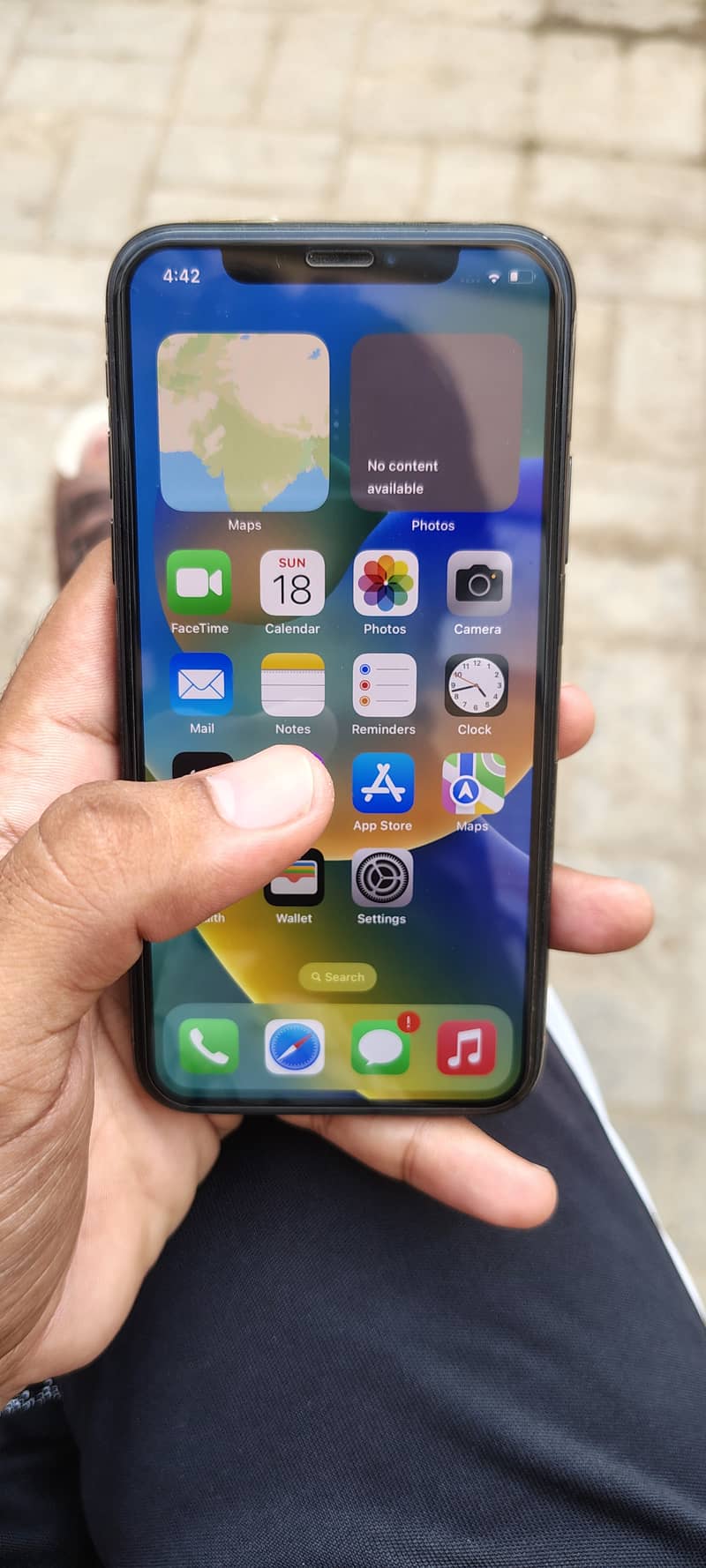 Apple iPhone X 4