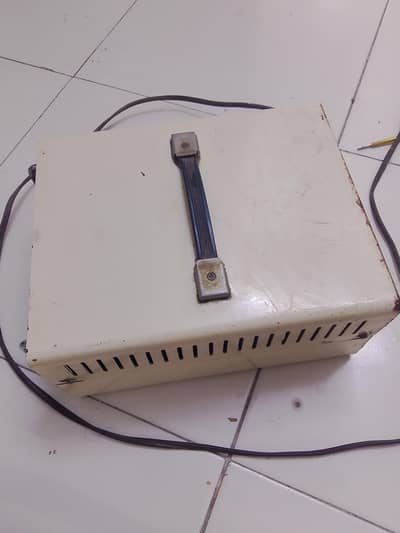universal stiplizer 1600 watt