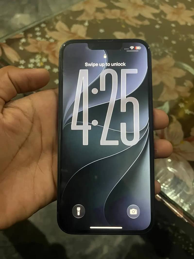 Apple iPhone 13 1