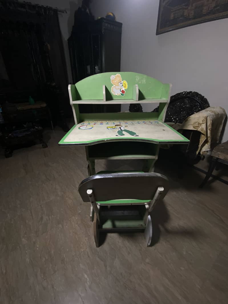 Kids study table 4