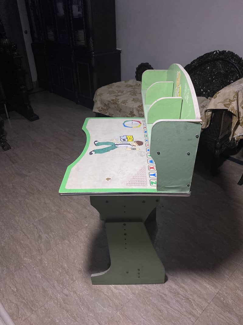 Kids study table 8