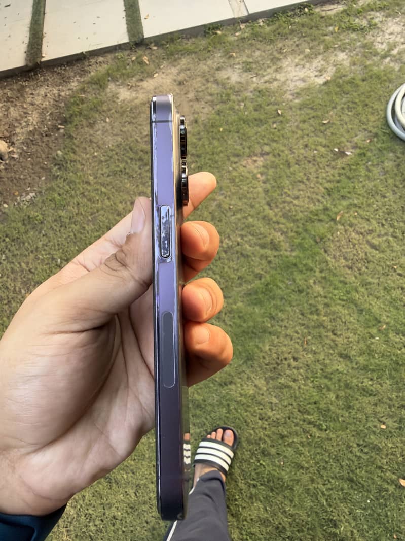 Apple iPhone 14 Pro 1