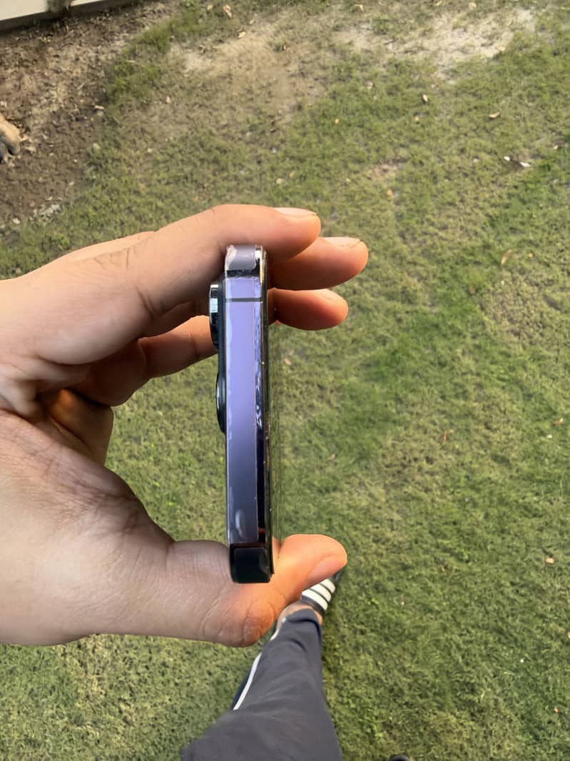 Apple iPhone 14 Pro 2