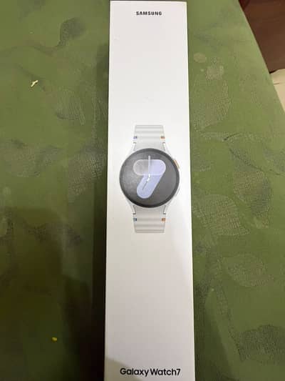 Brand new Samsung Galaxy watch7 Bluetooth 44mm