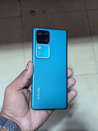 Vivo V30