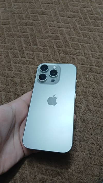 Apple iPhone 16 Pro