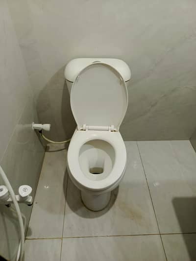 white commode