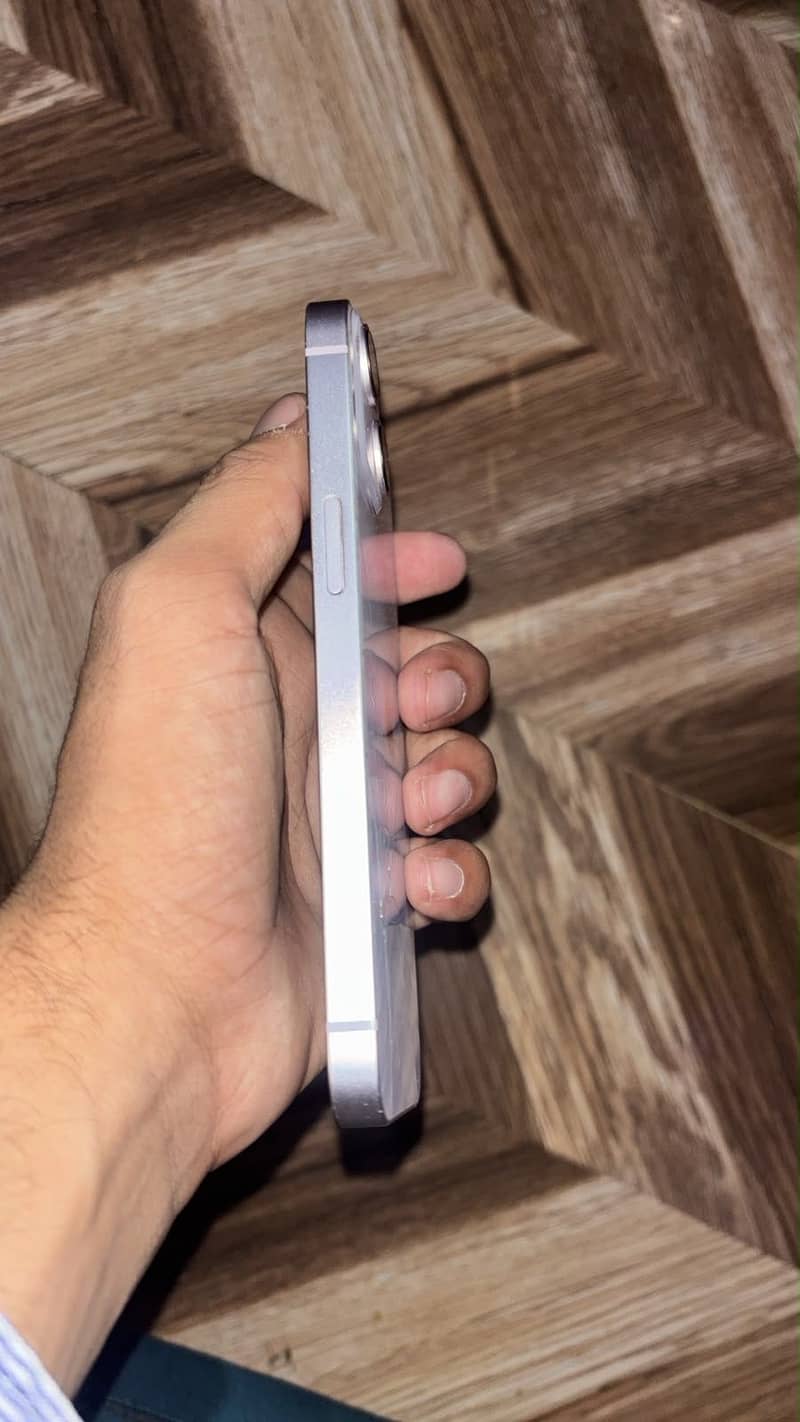 Apple iPhone 14 2