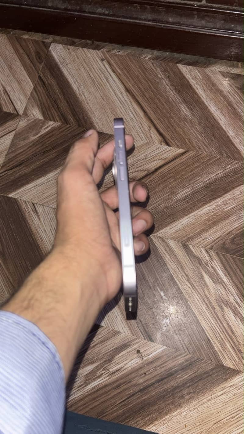 Apple iPhone 14 4