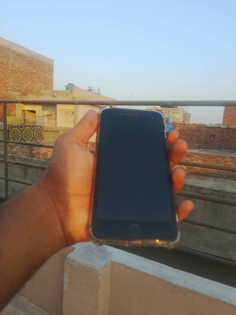 Apple iPhone 7 Plus 3
