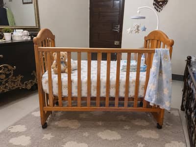 Used Graco baby cot