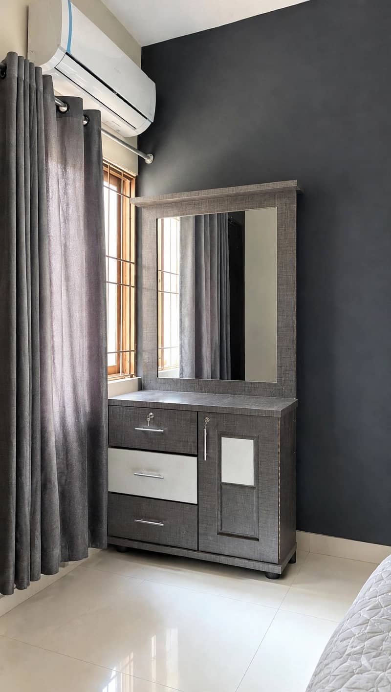 Dressing Table 0
