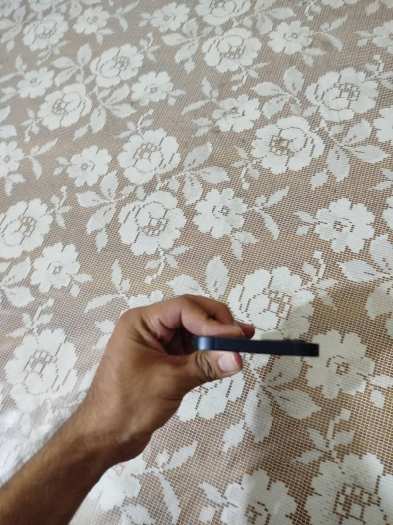 Apple iPhone 12 7