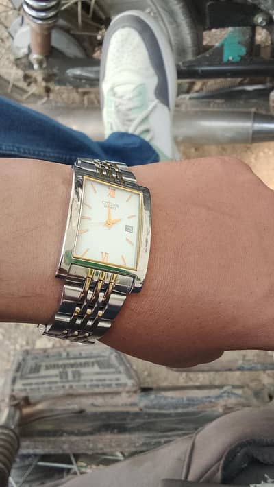 Original Citizen Quartz Tank Watch . Two-Tone Chain,Date Working( Japan
