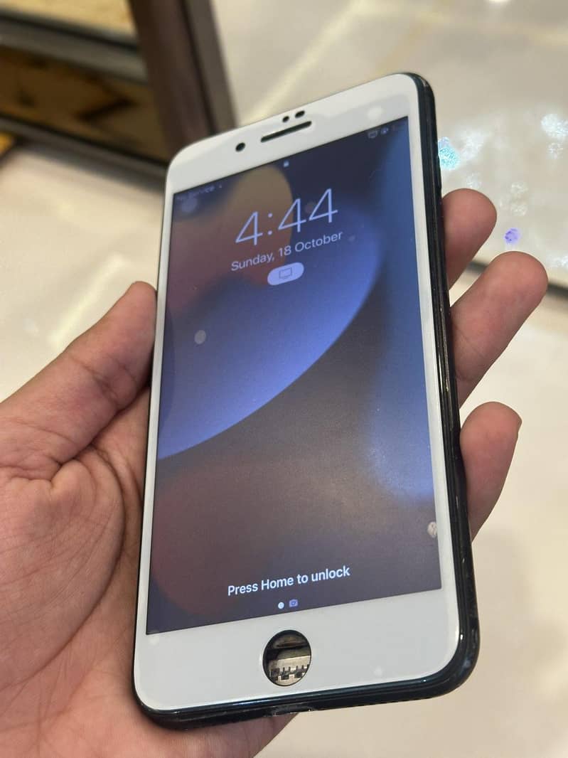Apple iPhone 7 Plus 0