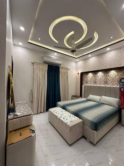 1 BED FULL FURNISHED APERTMENT FOR RENT ON PAR DAY IN BAHRIA TOWN LAHORE