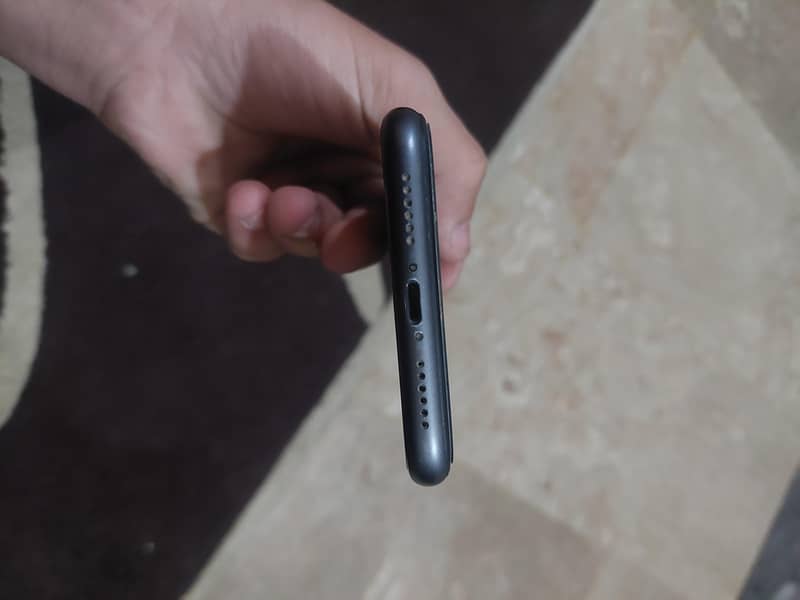 Apple iPhone 11 5