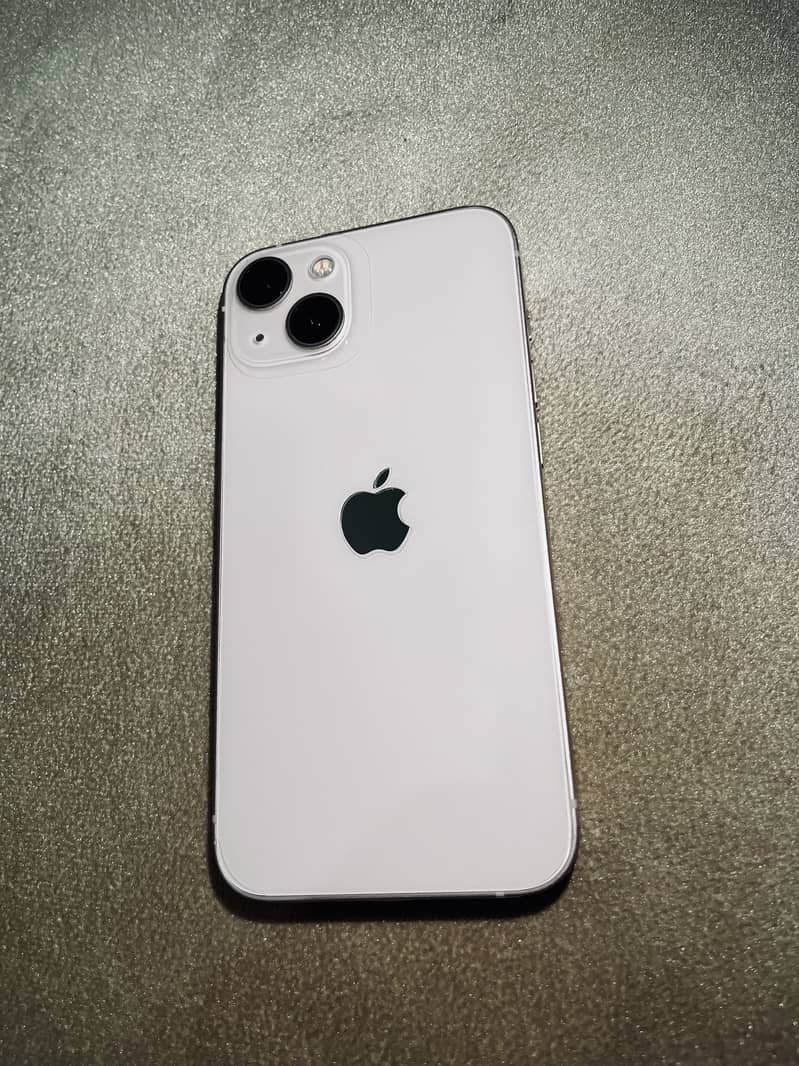 Apple iPhone 13 0