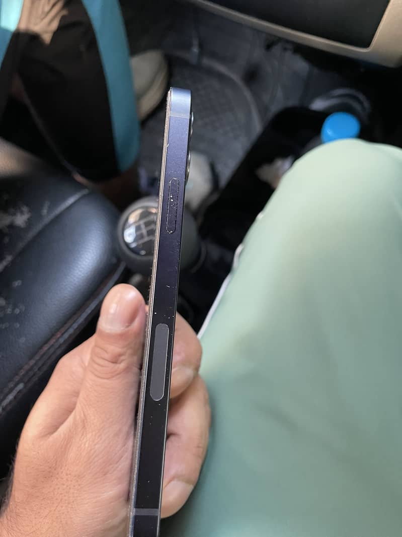 Apple iPhone 12 2