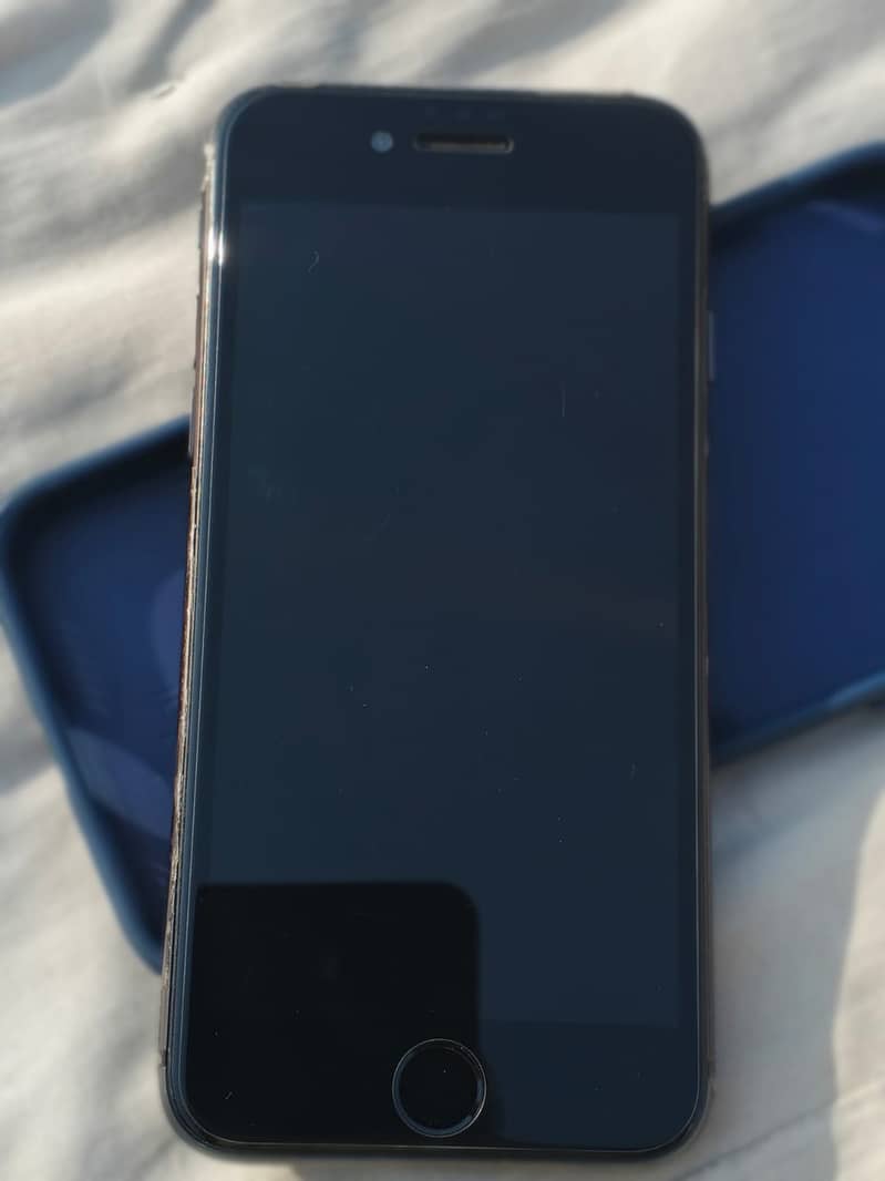 Apple iPhone 8 1