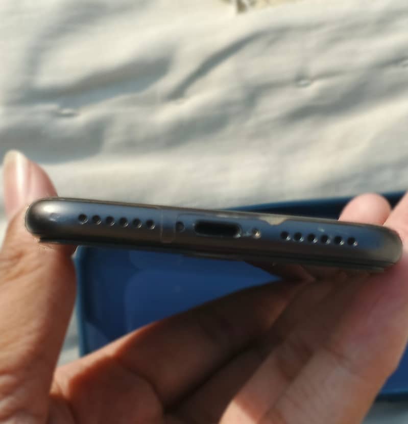 Apple iPhone 8 5