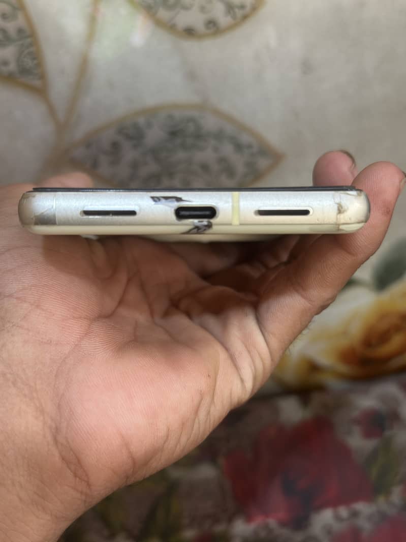 Google Pixel 7 3