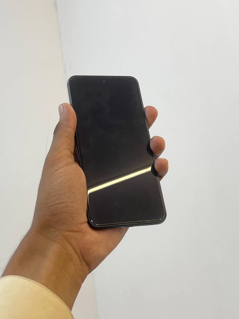 Google Pixel 8 3