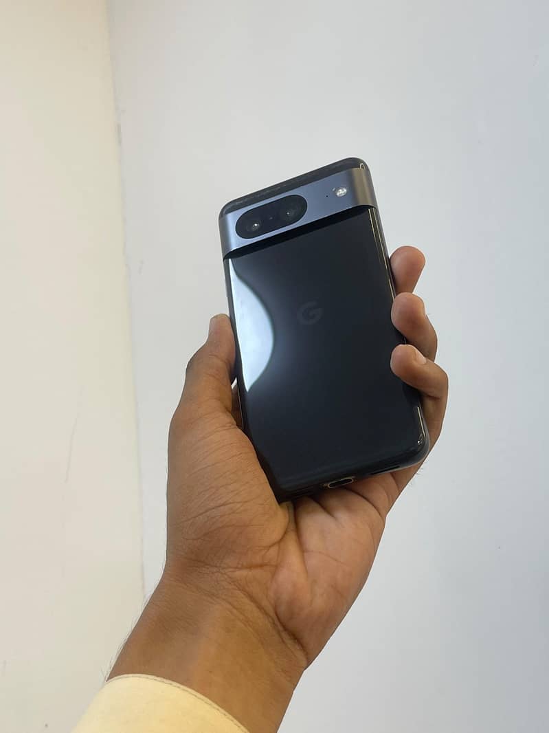 Google Pixel 8 4