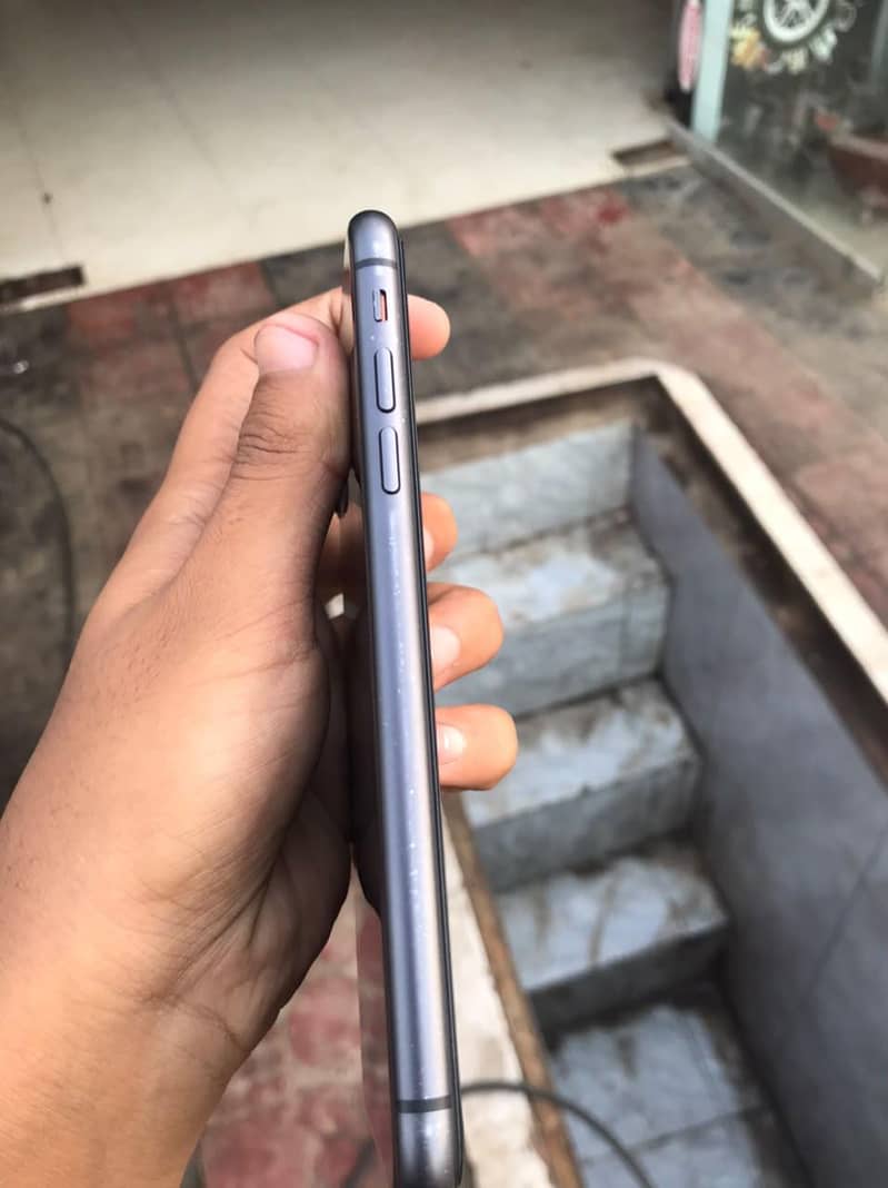 Apple iPhone 11 2