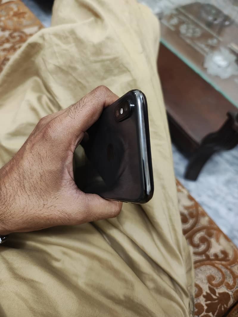 Apple iPhone X 5