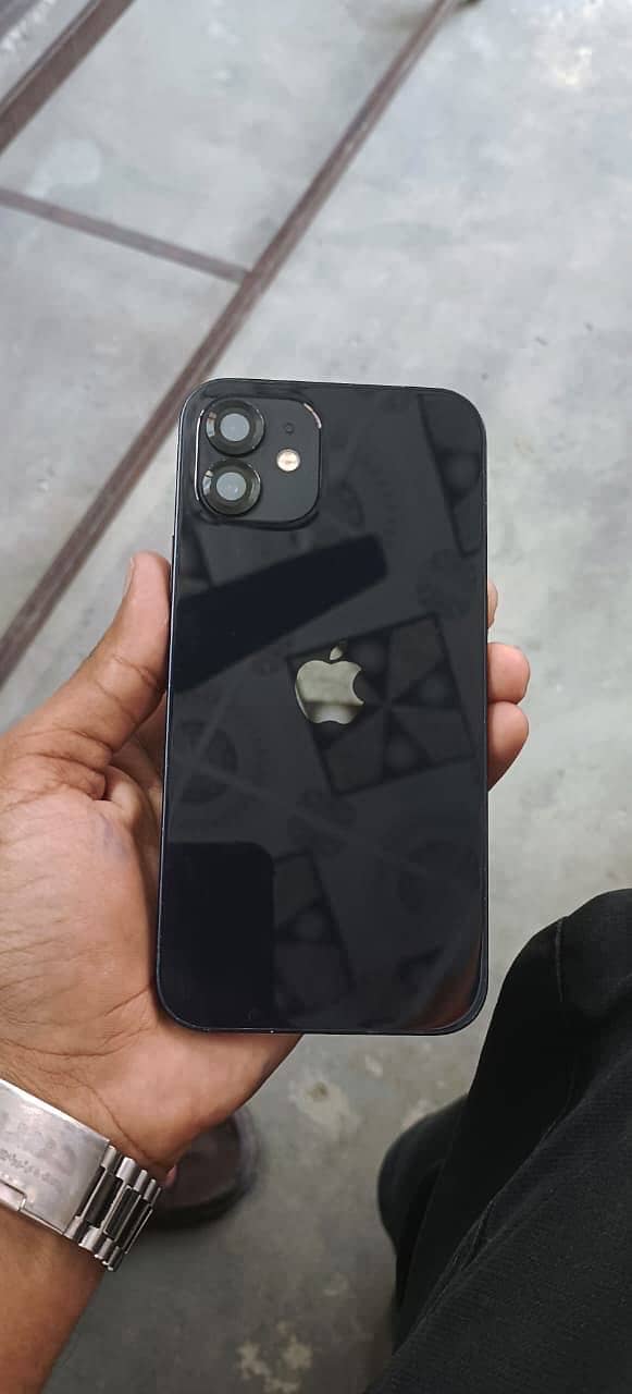 Apple iPhone 12 1