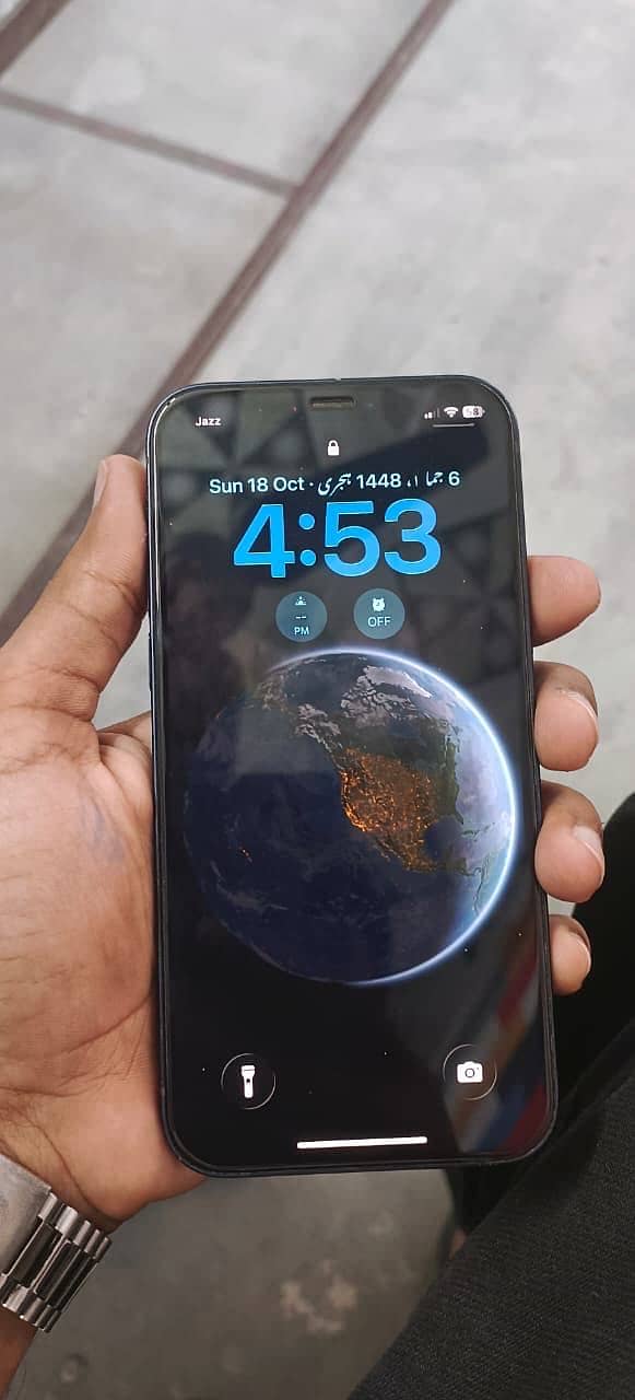 Apple iPhone 12 4