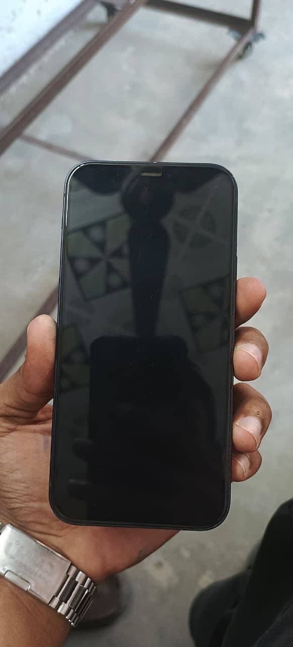 Apple iPhone 12 5