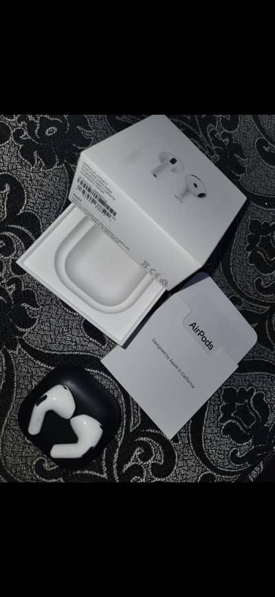 iphone airpods 4