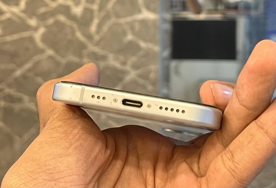 Apple iPhone 15 3