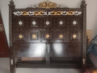bed set with side tables and dressing