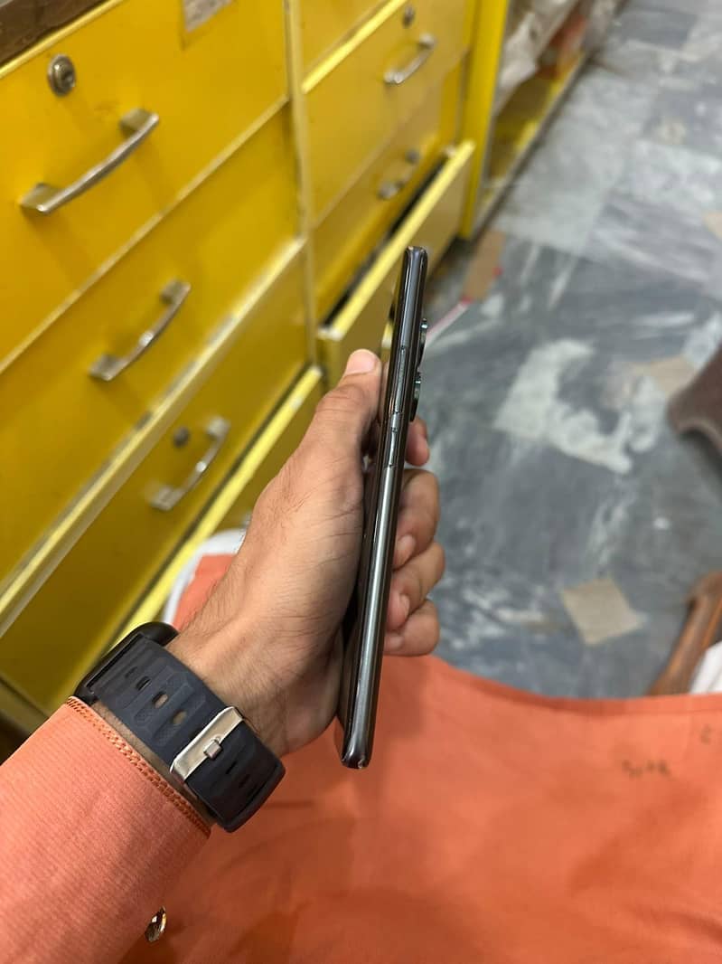 Xiaomi Redmi Note 14 Pro 3
